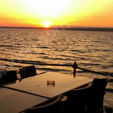 Villa Beyaz Sahil Evleri Sitesi *