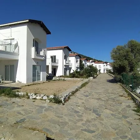 Beyaz Sahil Evleri Sitesi *