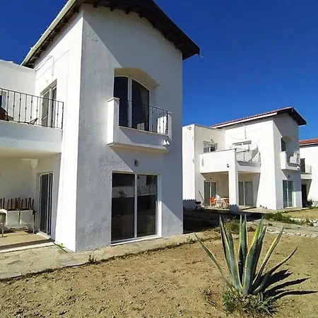 Beyaz Sahil Evleri Sitesi Villa *