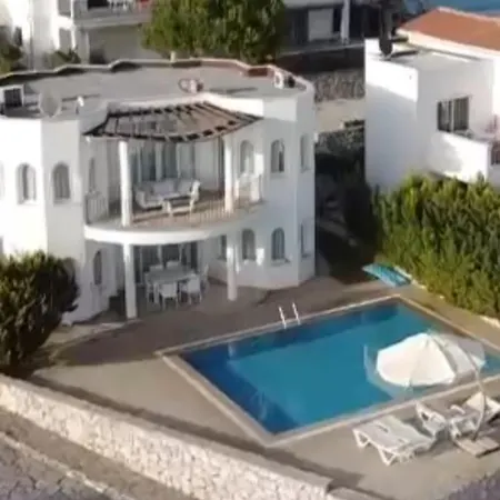 Beyaz Sahil Evleri Sitesi Villa *