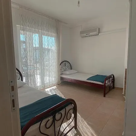 Beyaz Sahil Evleri Sitesi Villa *